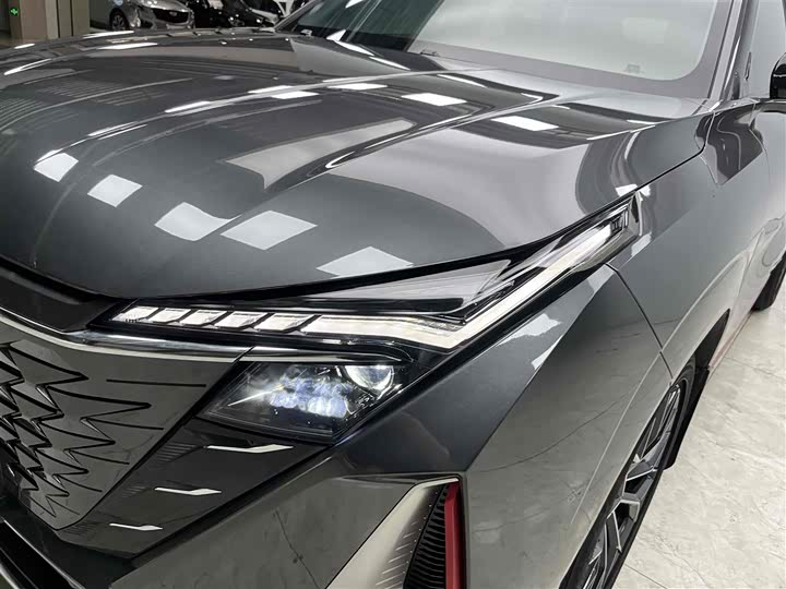 Фото 19 - Changan Oshan Z6