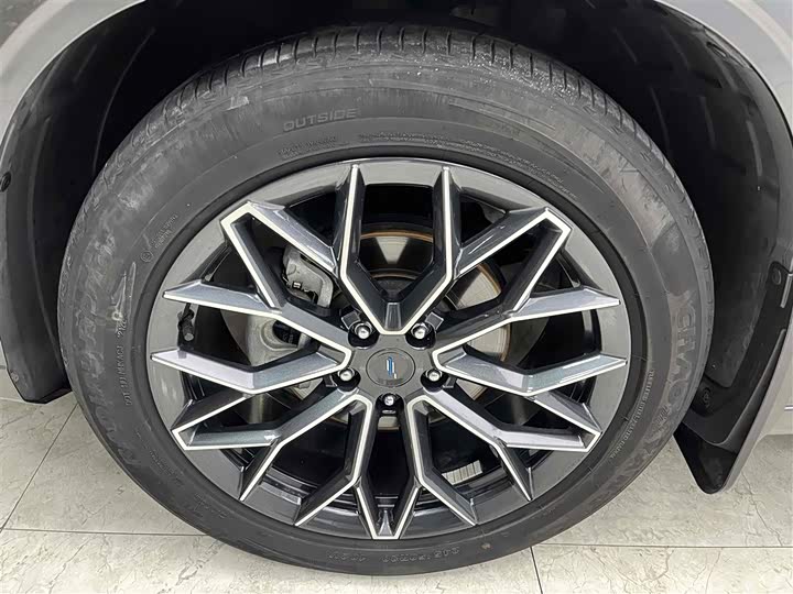 Фото 21 - Changan Oshan Z6