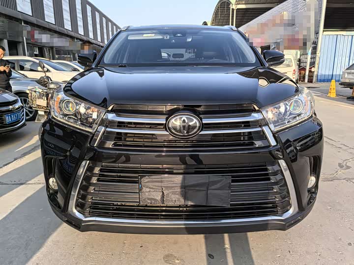 Фото 2 - Toyota Highlander