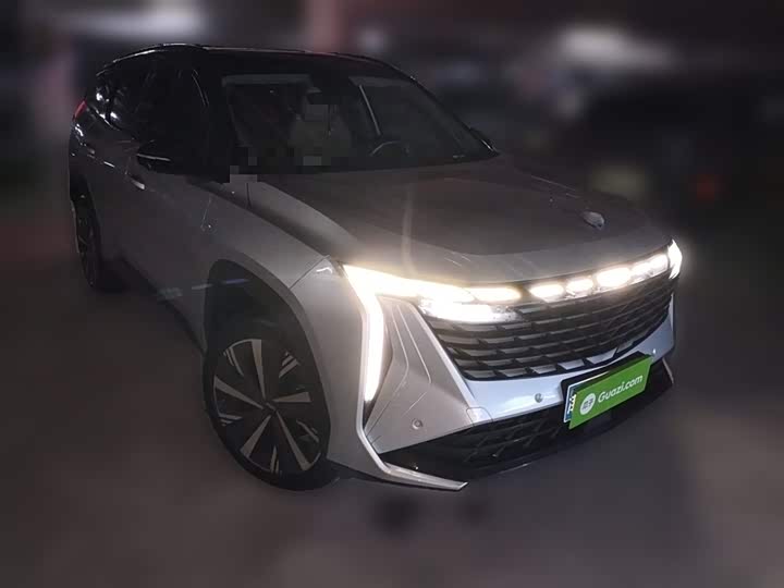 Фото 27 - Geely Atlas L