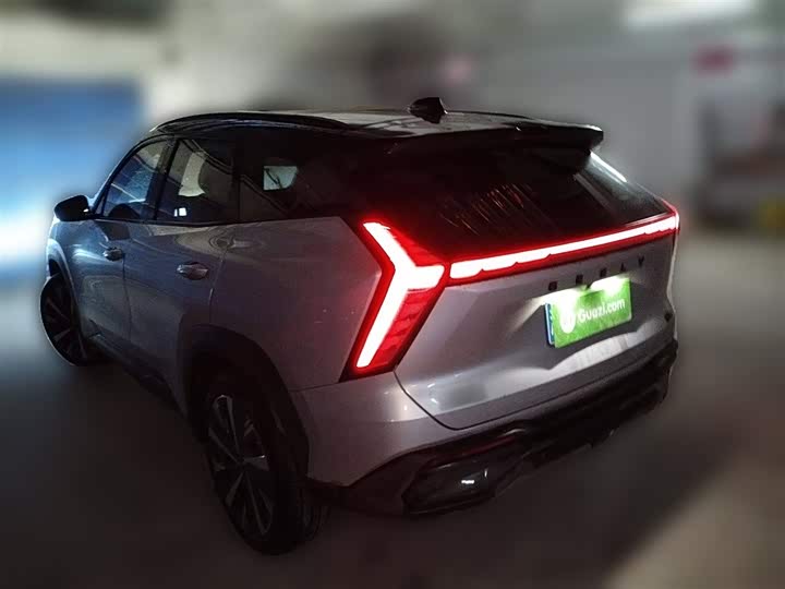 Фото 29 - Geely Atlas L