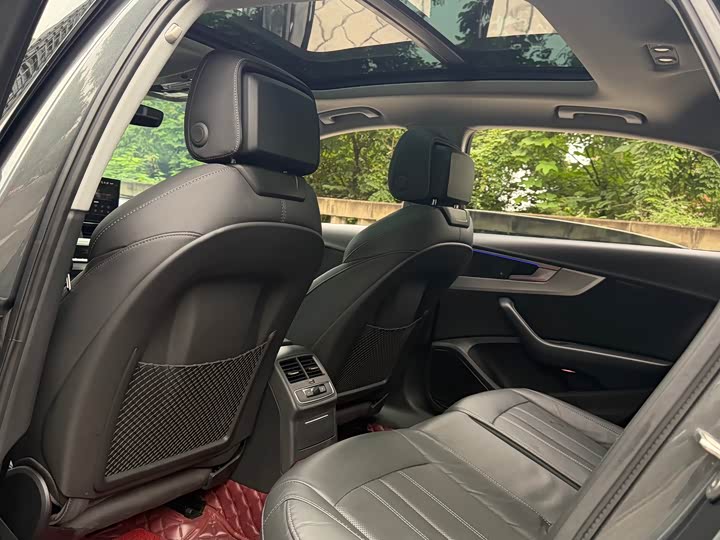 Фото 12 - Audi A4L