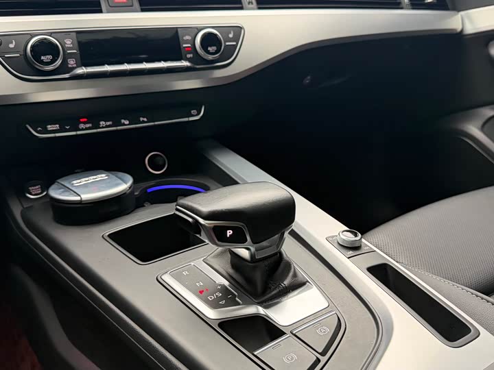 Фото 18 - Audi A4L