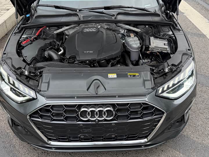 Фото 19 - Audi A4L