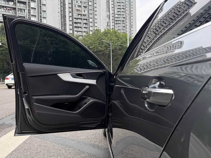 Фото 21 - Audi A4L