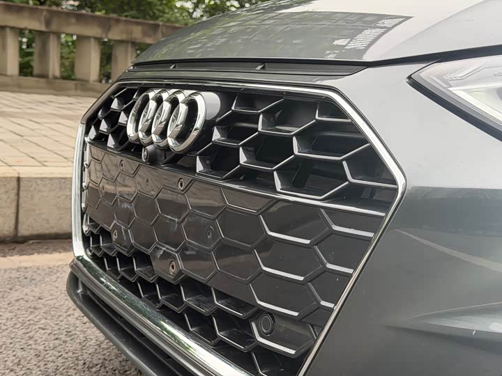 Фото 9 - Audi A4L