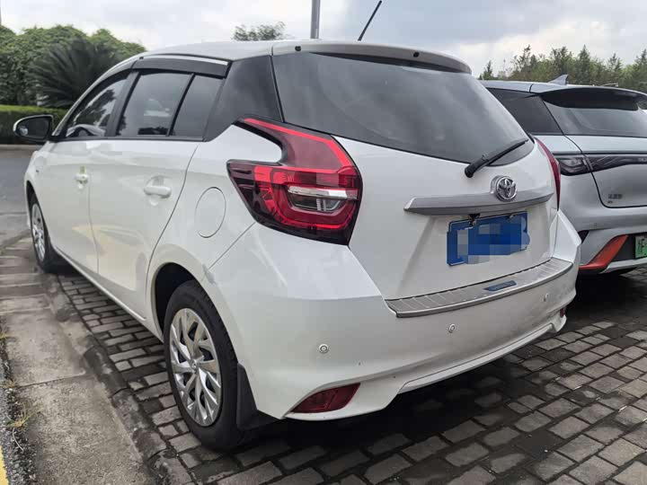 Фото 3 - Toyota Vios FS