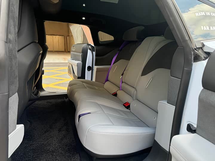 Фото 6 - HiPhi Z