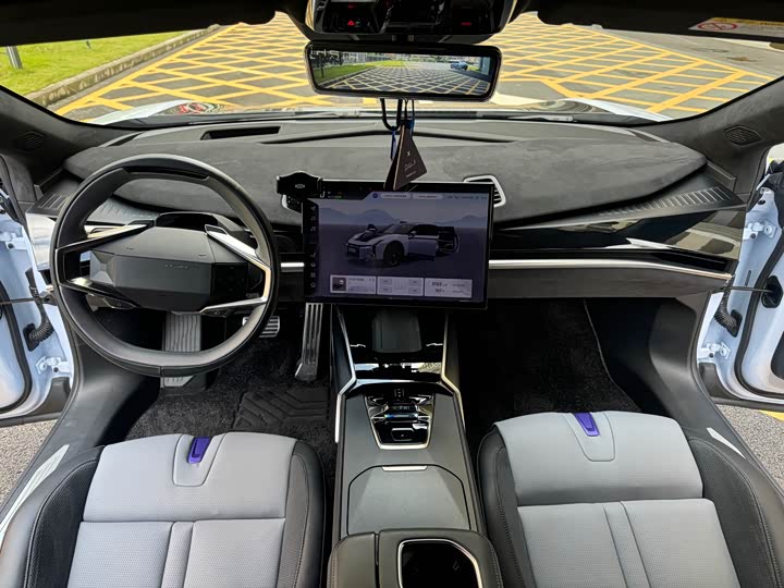 Фото 7 - HiPhi Z