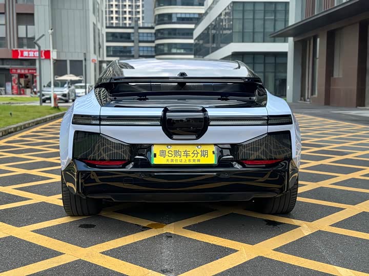 Фото 9 - HiPhi Z