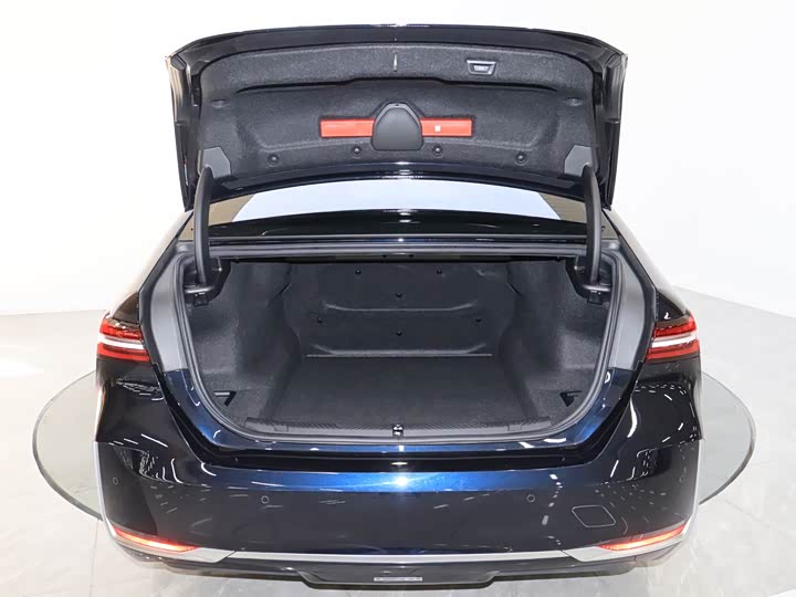 Фото 13 - BMW 5 Series