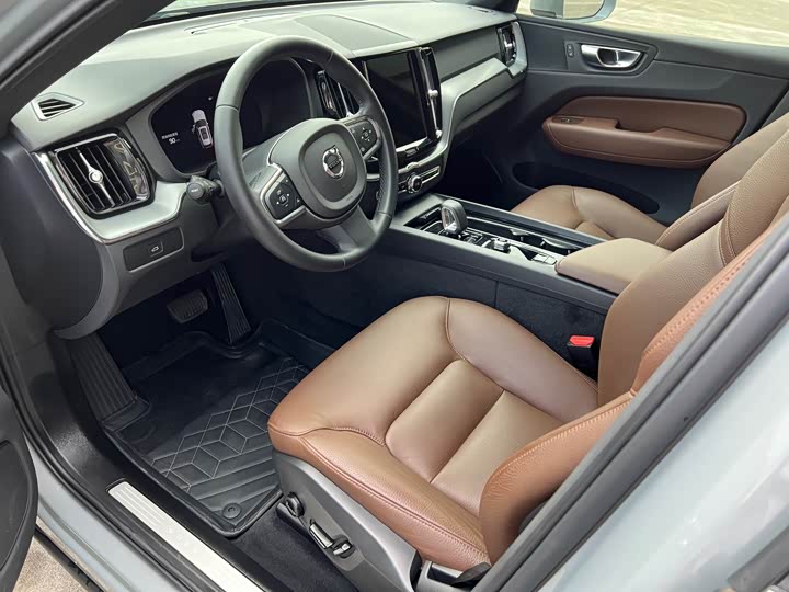 Фото 7 - Volvo XC60