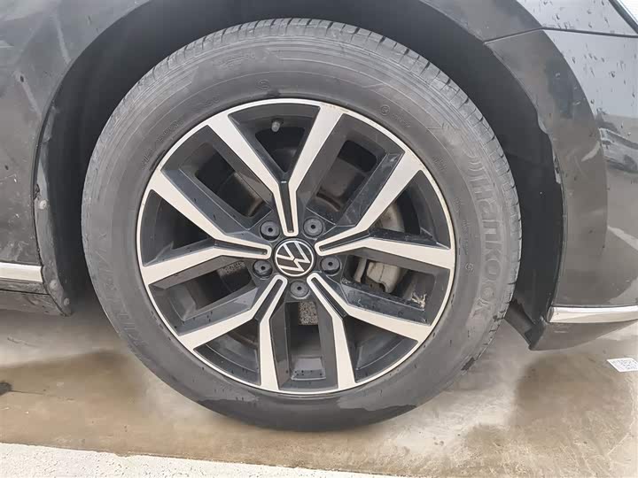 Фото 31 - Volkswagen Magotan