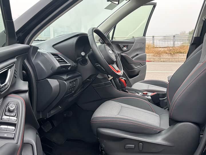 Фото 10 - Subaru Forester