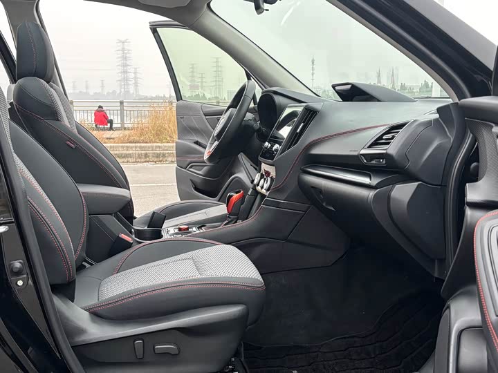 Фото 11 - Subaru Forester