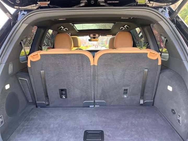 Фото 11 - LiXiang One