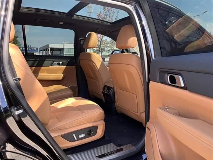 Фото 12 - LiXiang One