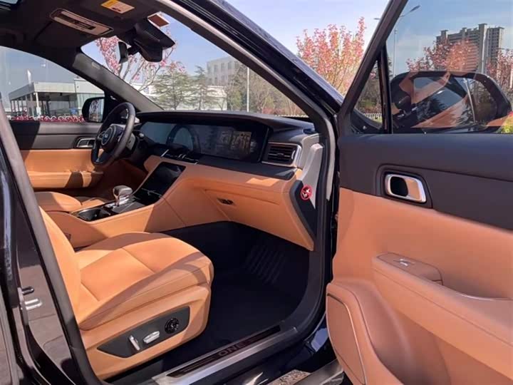 Фото 13 - LiXiang One