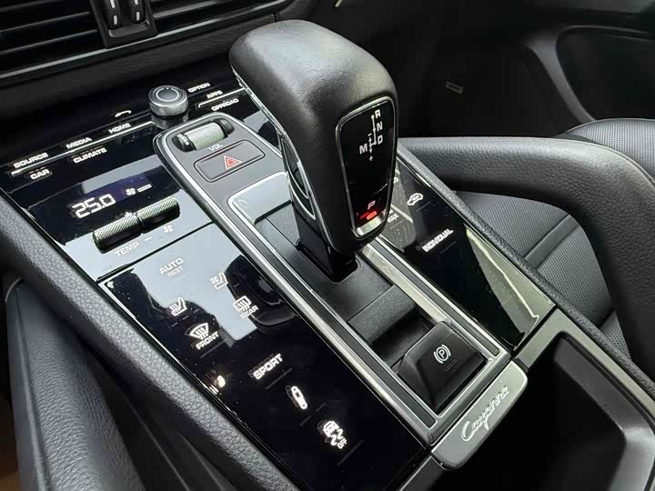 Фото 12 - Porsche Cayenne