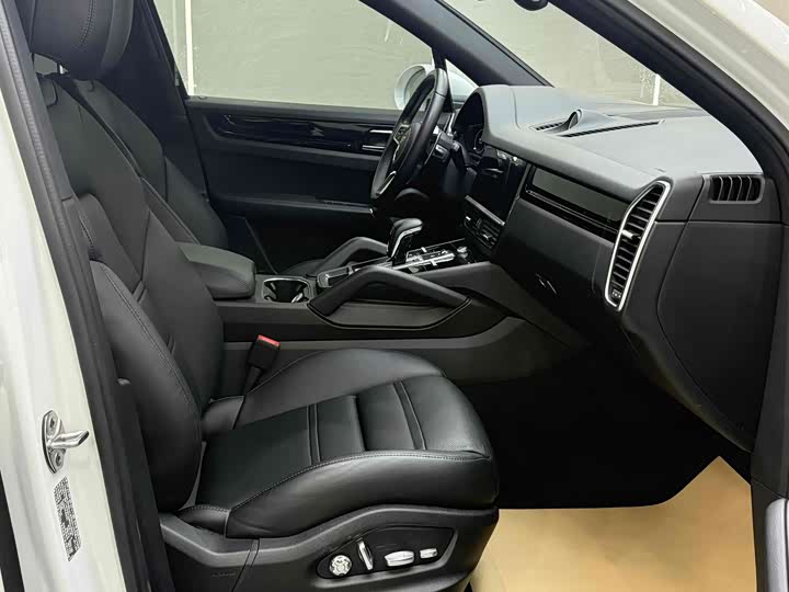 Фото 15 - Porsche Cayenne