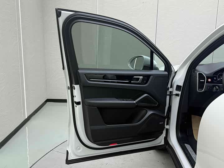 Фото 17 - Porsche Cayenne