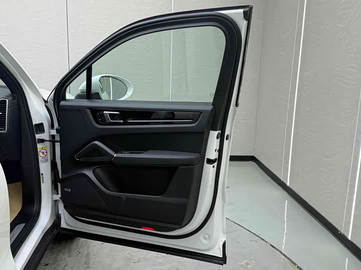 Фото 29 - Porsche Cayenne