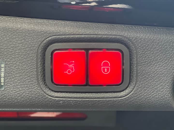 Photo 11 - Mercedes-Benz E-Class