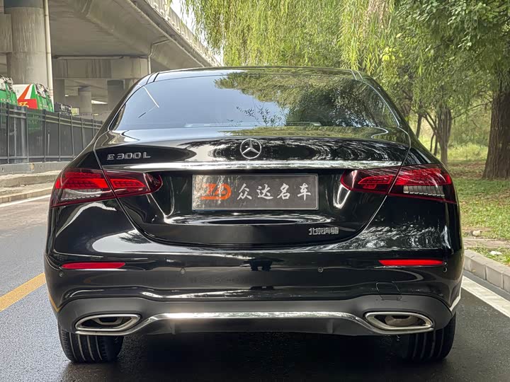 Photo 15 - Mercedes-Benz E-Class