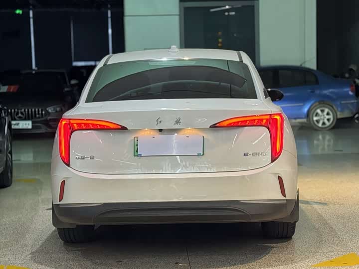 Фото 5 - Hongqi E-QM5