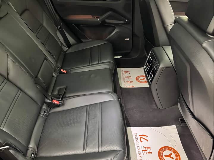 Фото 12 - Porsche Cayenne