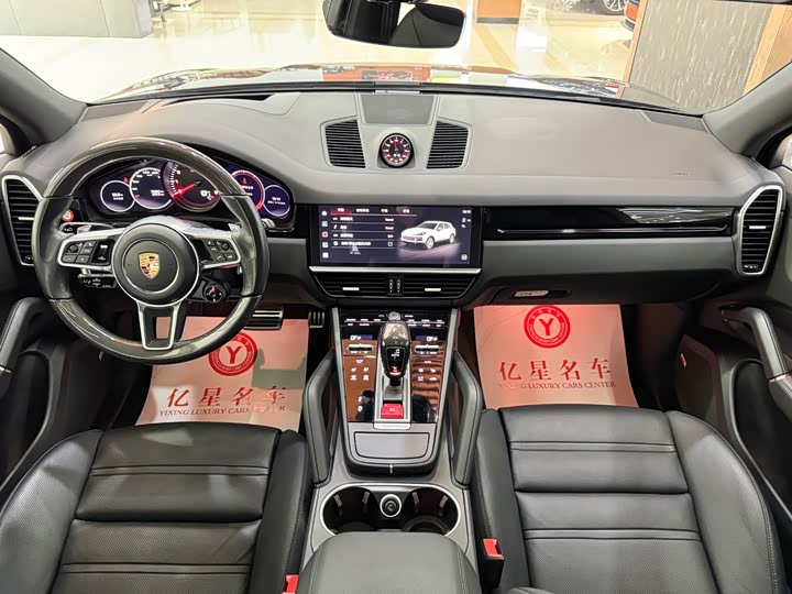 Фото 13 - Porsche Cayenne