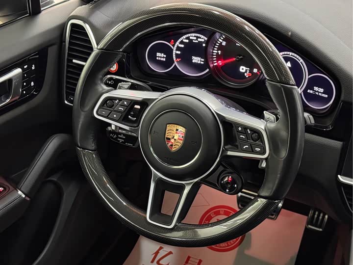 Фото 16 - Porsche Cayenne