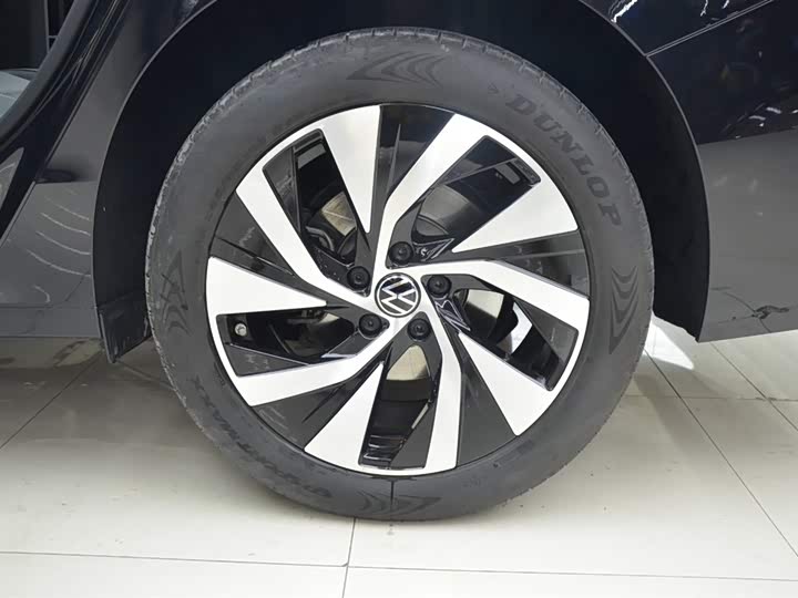 Фото 15 - Volkswagen Passat