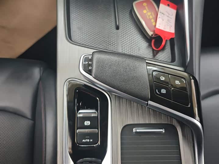 Фото 16 - Changan UNI-T