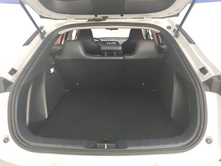 Фото 4 - Changan UNI-T