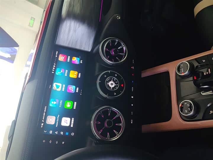 Фото 13 - Tank 300