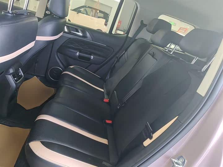 Фото 17 - Tank 300