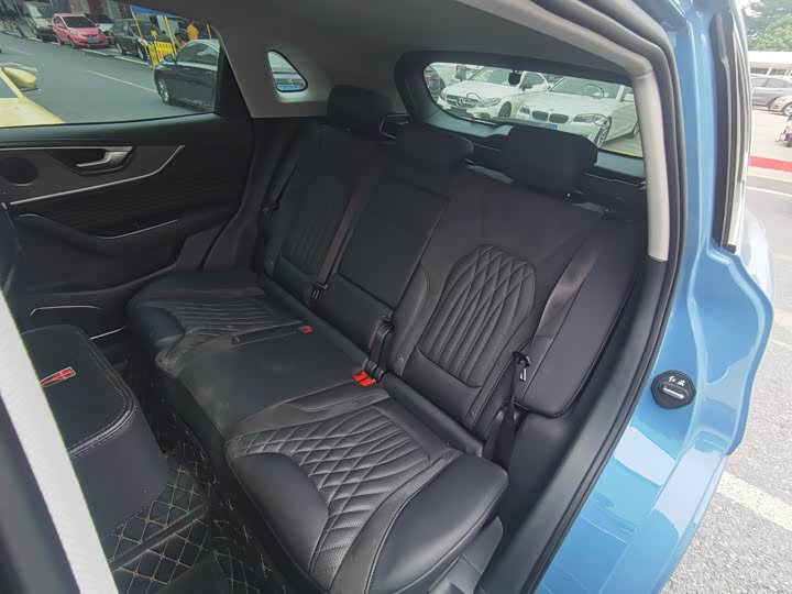 Фото 10 - Hongqi HS5