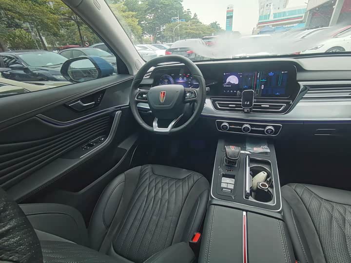 Фото 12 - Hongqi HS5