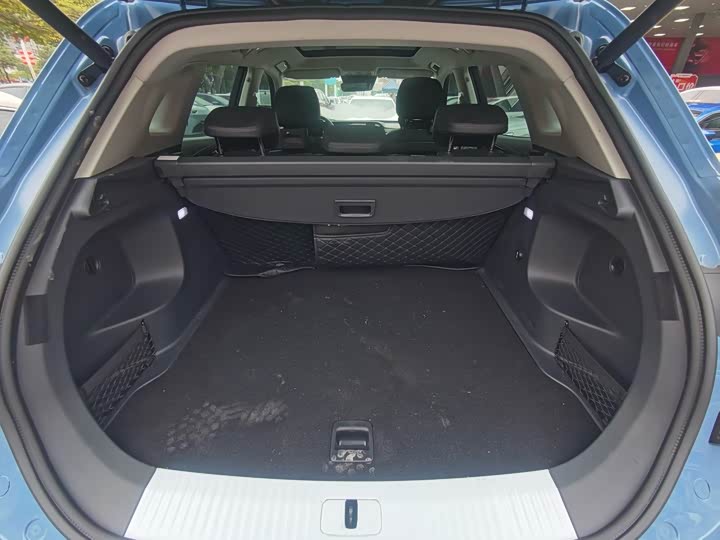 Фото 14 - Hongqi HS5