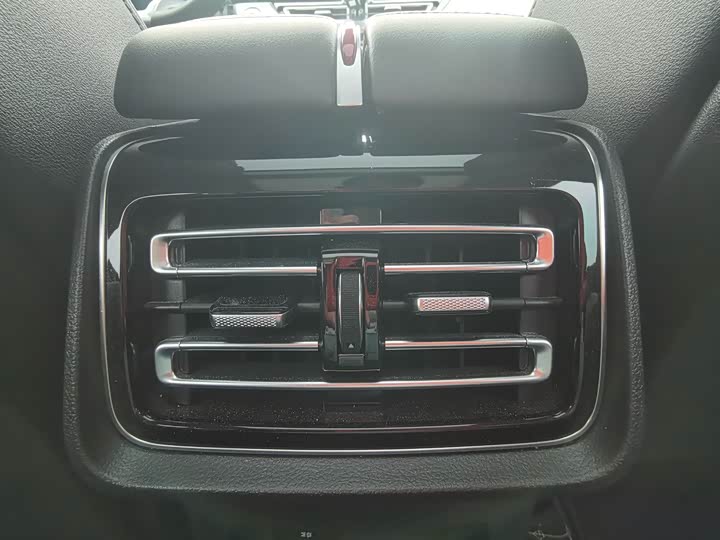 Фото 16 - Hongqi HS5