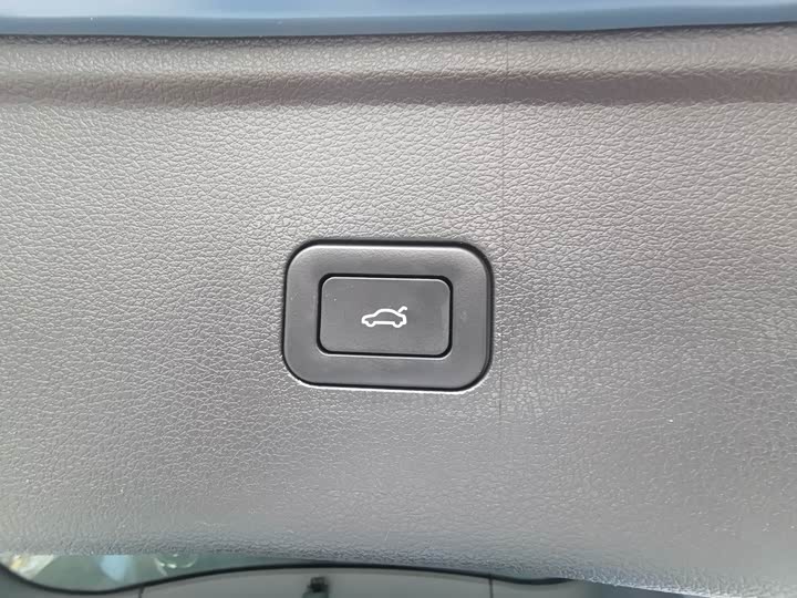 Фото 18 - Hongqi HS5