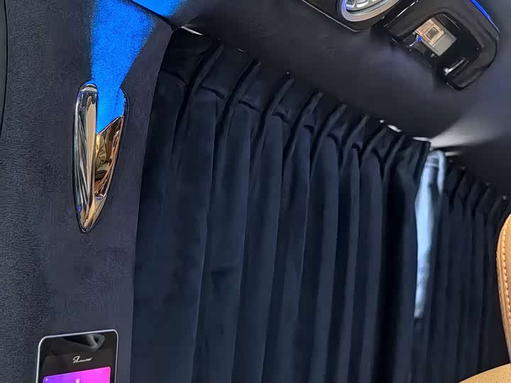 Фото 17 - Mercedes-Benz V-Class