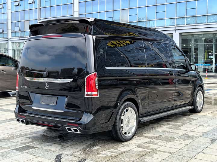 Фото 8 - Mercedes-Benz V-Class