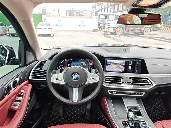 Фото 18 - BMW X5