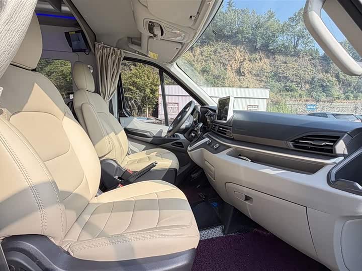 Фото 3 - Maxus V90