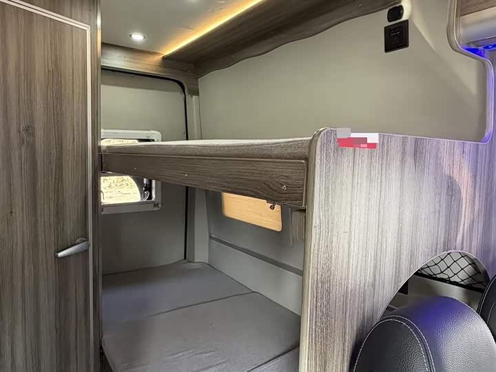 Фото 5 - Maxus V90