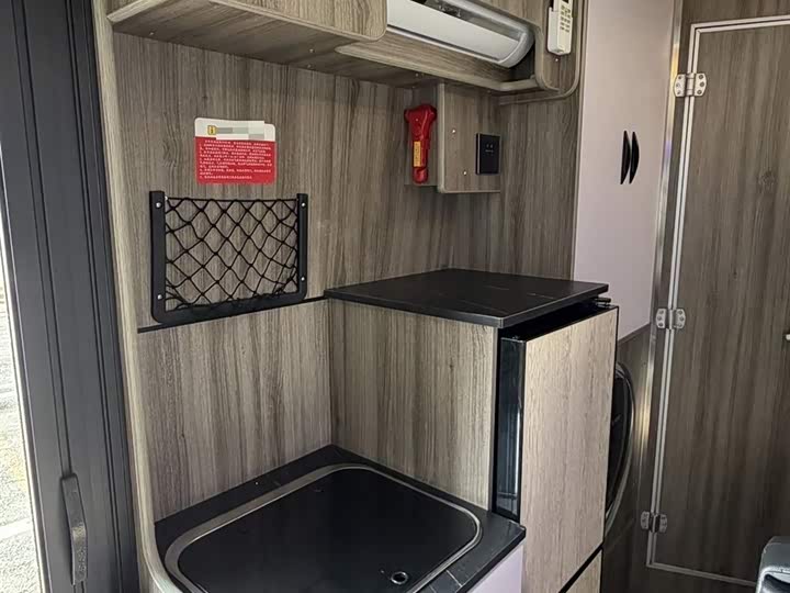 Фото 6 - Maxus V90