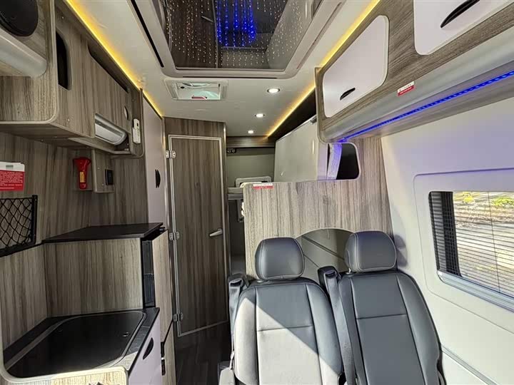 Фото 7 - Maxus V90