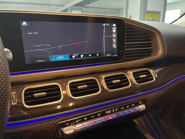 Фото 11 - Mercedes-Benz GLS-Class